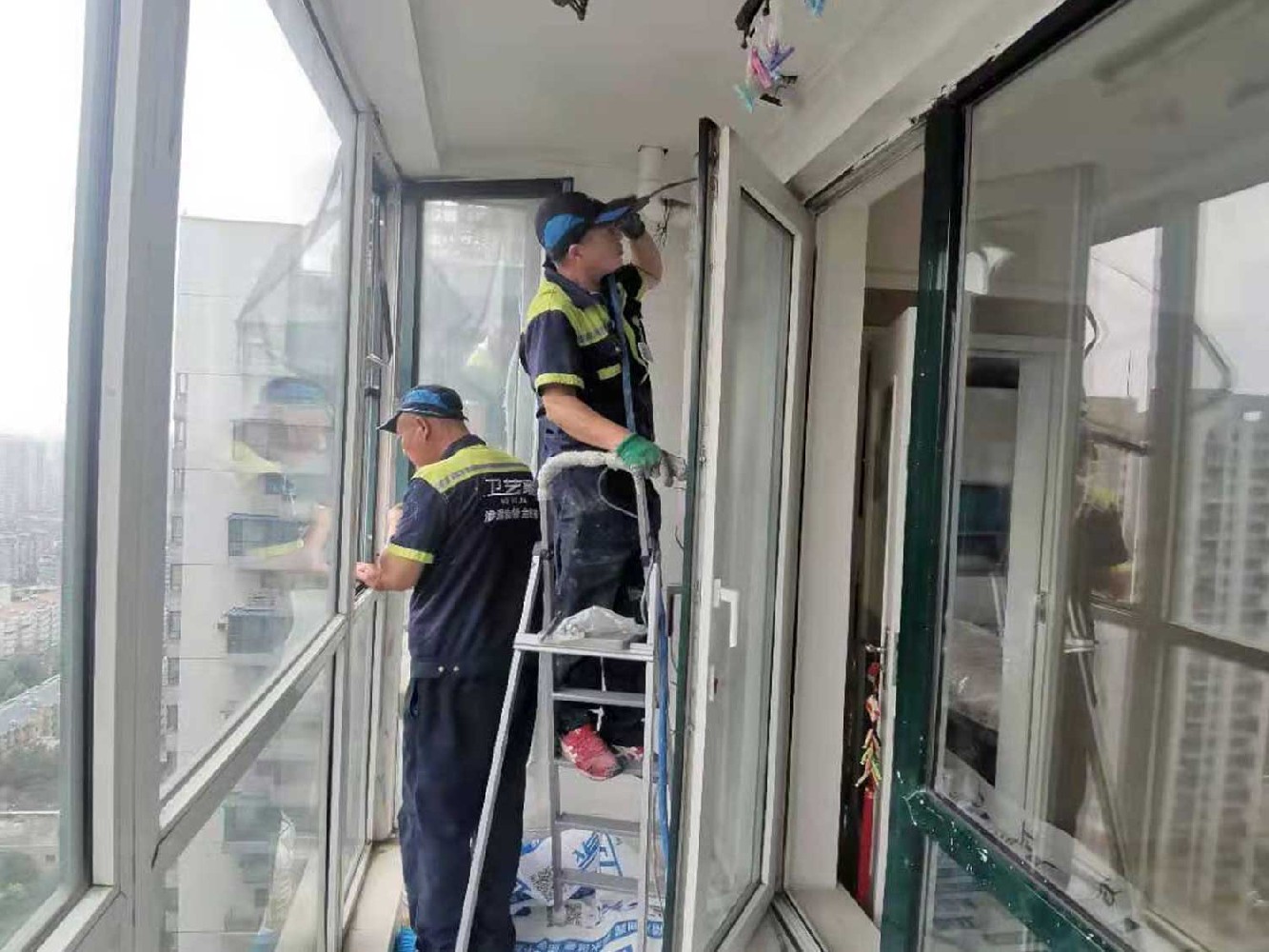 阳台漏水维修